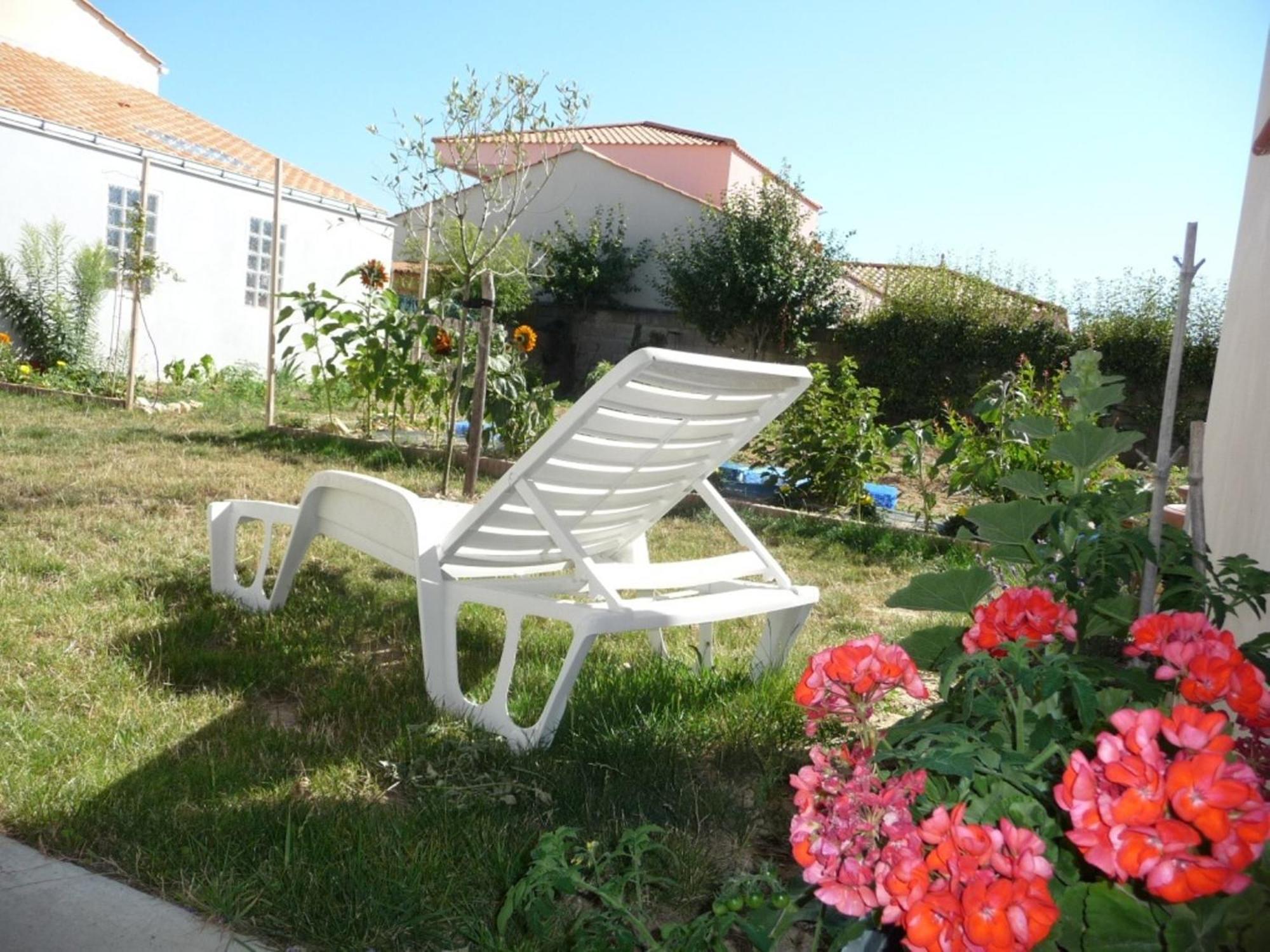 Chambre D'Hote Fleur De Potager เลส์ซาบล์-โดล็อนน์ ภายนอก รูปภาพ